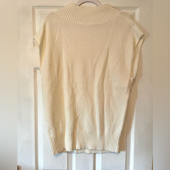 Oversized Sweater Vest - Picture 4 of 4